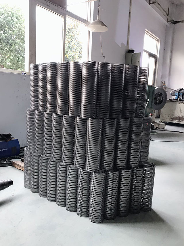 沖孔(kǒng)直縫焊(hàn)管廠家(jiā)