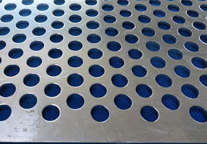 沖(chong)孔網闆(pan)被腐蝕(shi)的形式(shì)有哪些(xie)