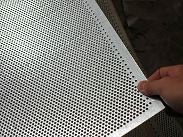 不鏽鋼(gang)沖孔網生産