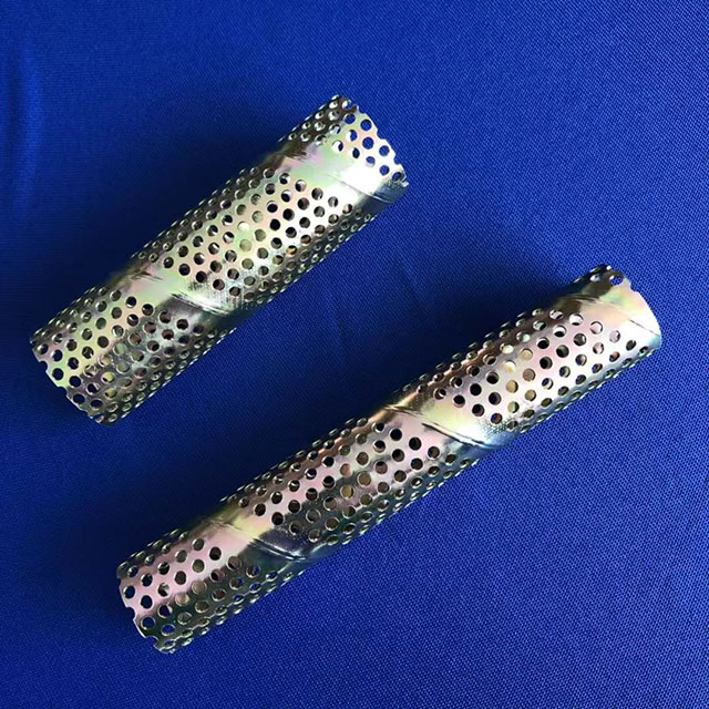 螺旋(xuan)沖孔焊(hàn)管生産(chǎn)