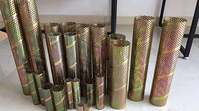 螺(luó)旋沖孔焊管