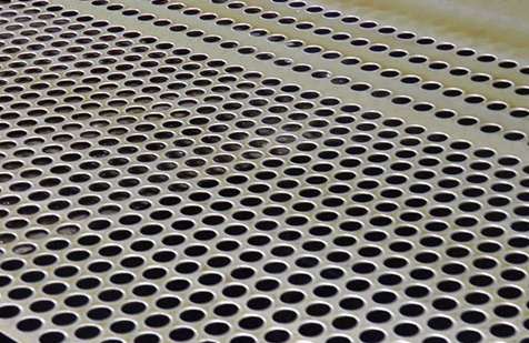 噴(pen)塑之後(hòu)的沖孔(kong)網會有(yǒu)怎樣的(de)變化