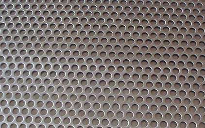 錳鋼沖孔網(wang)出現毛刺的原因(yīn)