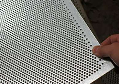 不鏽鋼(gāng)沖孔網對(dui)模具的要(yao)求非常嚴(yan)格